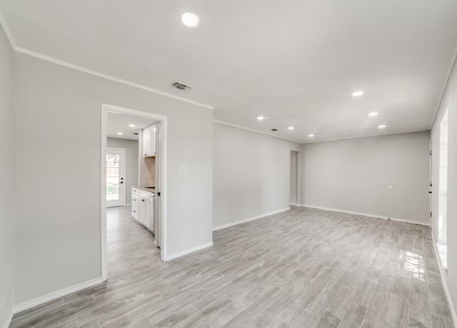 3-bedroom rental at 4922 Timber Wind in San Antonio, TX — photo 3