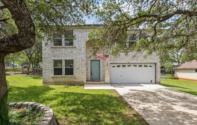 3-bedroom rental at 1923 Town Oak Dr in San Antonio, TX — photo 1