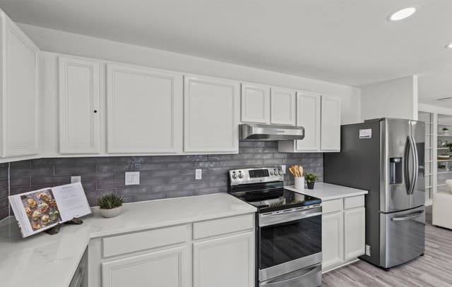 3-bedroom rental at 1923 Town Oak Dr in San Antonio, TX — photo 5
