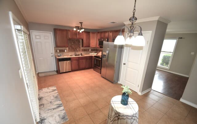 3-bedroom rental at 405 Westchester in Schertz, TX — photo 3