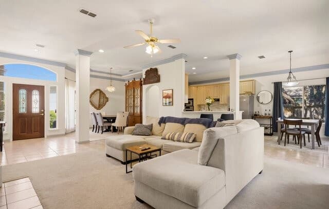 4-bedroom rental at 13947 Amber Crst in San Antonio, TX — photo 4