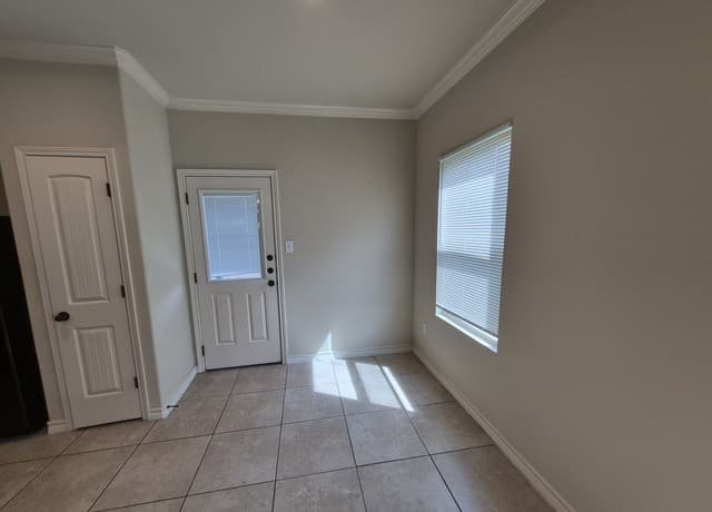 3-bedroom rental at 6627 Mia Way Unit 102 in San Antonio TX