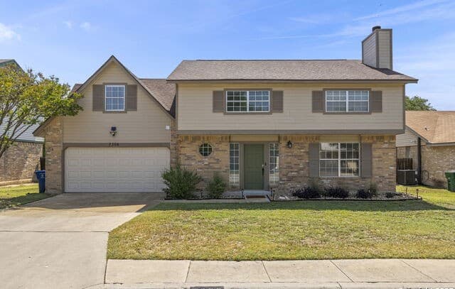 3-bedroom rental at 7306 Park West Dr in San Antonio, TX — photo 2
