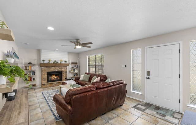 3-bedroom rental at 7306 Park West Dr in San Antonio, TX — photo 3