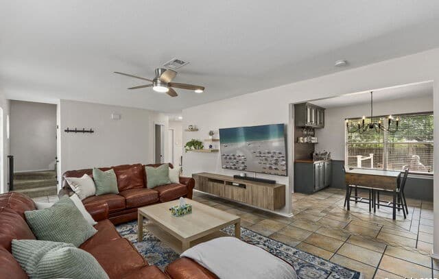 3-bedroom rental at 7306 Park West Dr in San Antonio, TX — photo 5