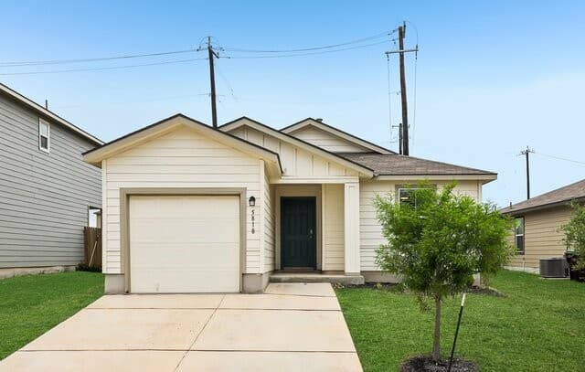 3-bedroom rental at 5818 Kendall Prairie in San Antonio, TX — photo 2