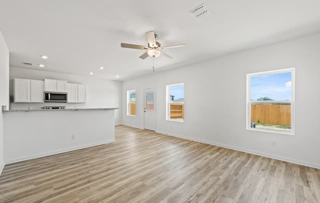3-bedroom rental at 11515 Woodpecker Dr in San Antonio, TX — photo 5