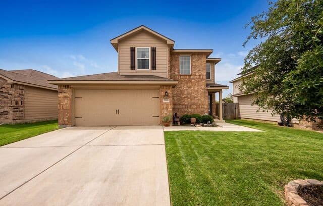 3-bedroom rental at 15244 Sleepy River Way in Von Ormy, TX — photo 2