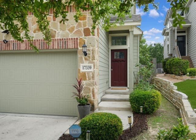 3-bedroom rental at 17339 Moscato in San Antonio, TX — photo 4