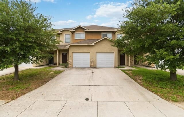rental at 16802 Showdown Path in Selma, TX — photo 1