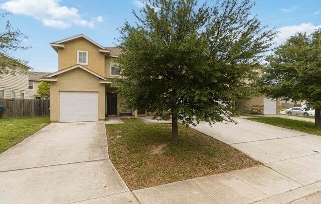rental at 16802 Showdown Path in Selma, TX — photo 2