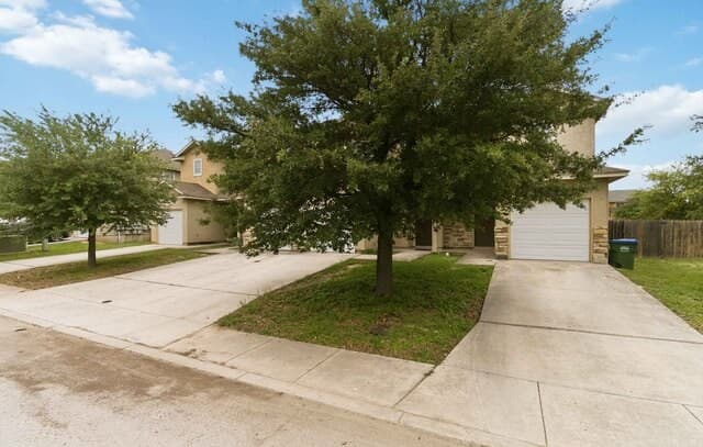 rental at 16802 Showdown Path in Selma, TX — photo 3
