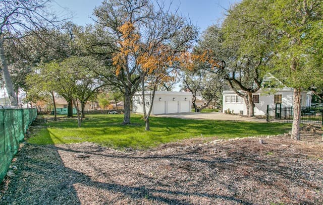 rental at LOT 13 E Mulberry Ave in San Antonio, TX — photo 1