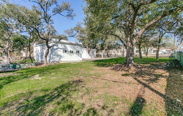 rental at LOT 13 E Mulberry Ave in San Antonio, TX — photo 5