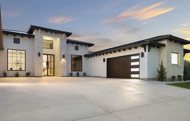 4-bedroom rental at 116 Fortunate son in Boerne, TX — photo 2
