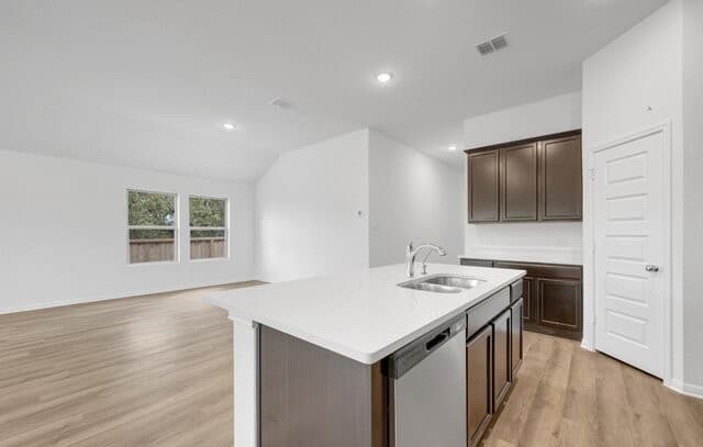 4-bedroom rental at 8768 Rucker Pond Trail in San Antonio, TX — photo 4