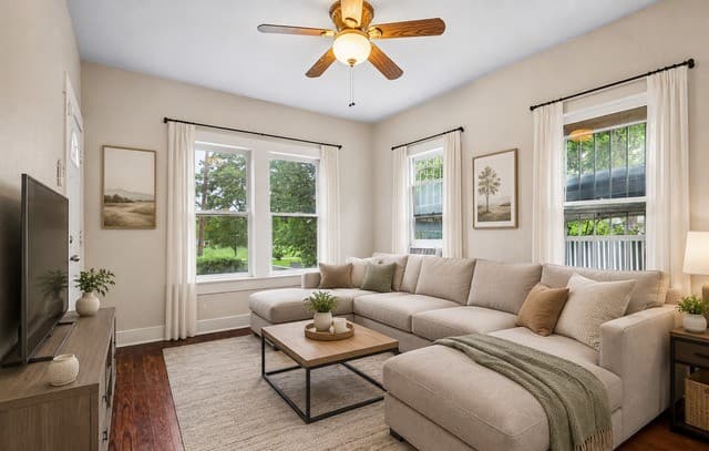 2-bedroom rental at 2310 N Sabinas St in San Antonio, TX — photo 3