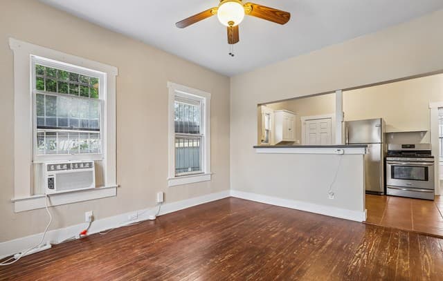 2-bedroom rental at 2310 N Sabinas St in San Antonio, TX — photo 5