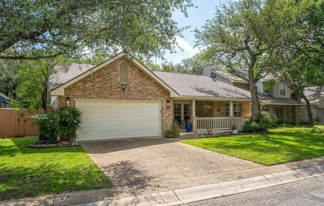 3-bedroom rental at 14118 Red Maple Wood in San Antonio, TX — photo 2