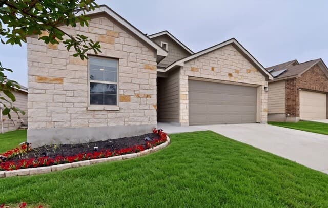 4-bedroom rental at 7619 Toledo Bnd in San Antonio, TX — photo 2
