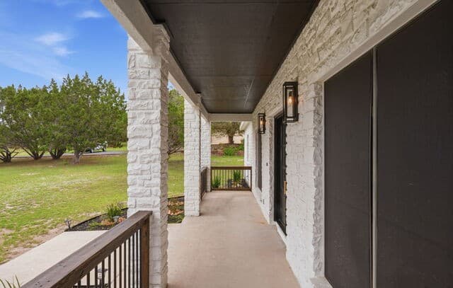 4-bedroom rental at 150 Lake View Dr in Boerne, TX — photo 4