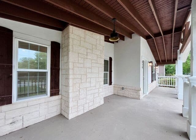 3-bedroom rental at 810 Elizabeth Rd in Terrell Hills, TX — photo 4