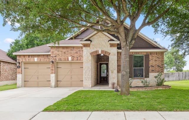 3-bedroom rental at 232 Winding Riv in Boerne, TX — photo 1