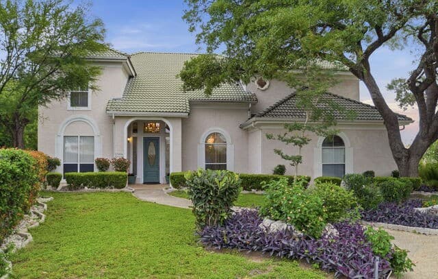 5-bedroom rental at 23006 Starbright in San Antonio, TX — photo 1