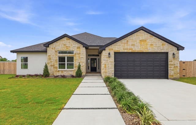 4-bedroom rental at 705 34th Street in Hondo, TX — photo 1