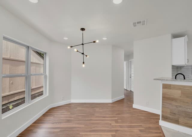 3-bedroom rental at 4014 Sunrise Creek Dr in San Antonio, TX — photo 2