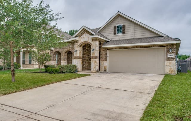 3-bedroom rental at 11518 Hansons Frst in Schertz, TX — photo 1