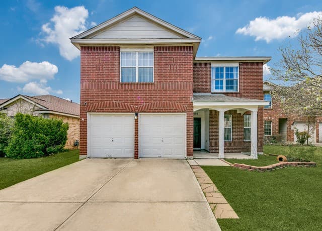 4-bedroom rental at 6606 Crestwood Ct in San Antonio, TX — photo 1