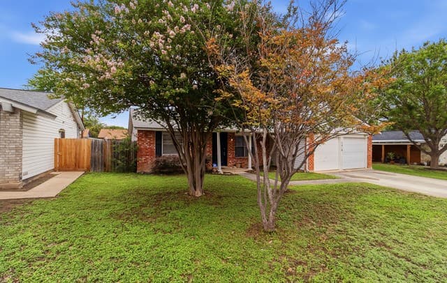 3-bedroom rental at 7619 Pipers Swan St in San Antonio, TX — photo 3