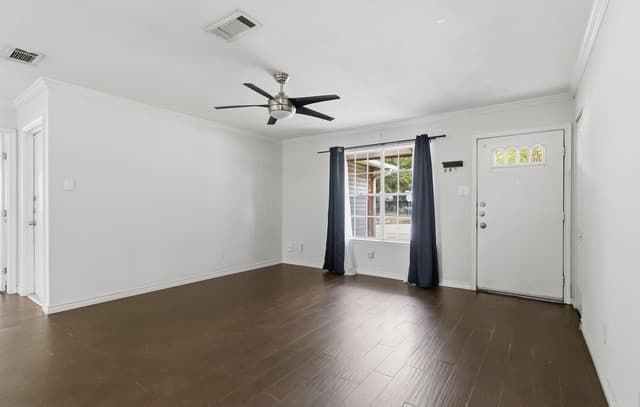 3-bedroom rental at 7619 Pipers Swan St in San Antonio, TX — photo 4