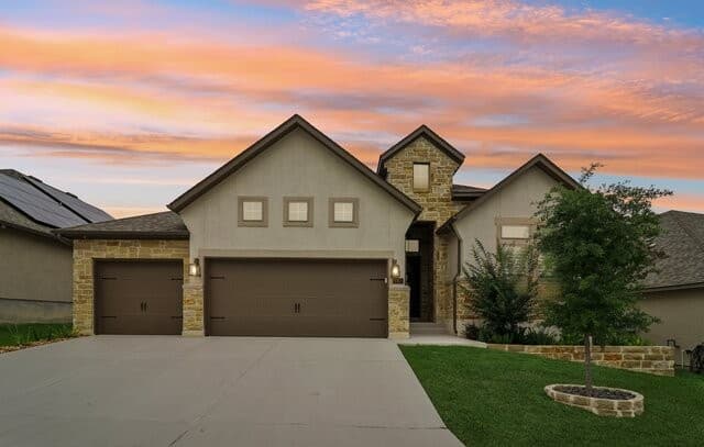 4-bedroom rental at 9007 Beacon Rdg in San Antonio, TX — photo 1
