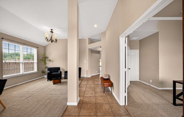 5-bedroom rental at 9123 Rio Sedona in Helotes, TX — photo 2