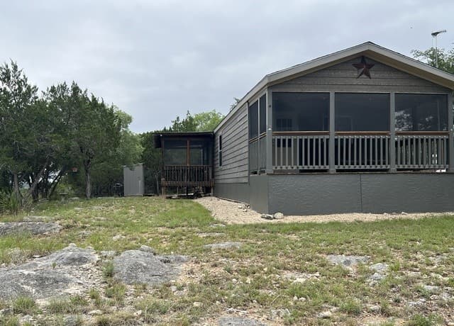 1-bedroom rental at 333 Spanish Oak in Bandera, TX — photo 2