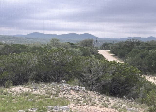 1-bedroom rental at 333 Spanish Oak in Bandera, TX — photo 5