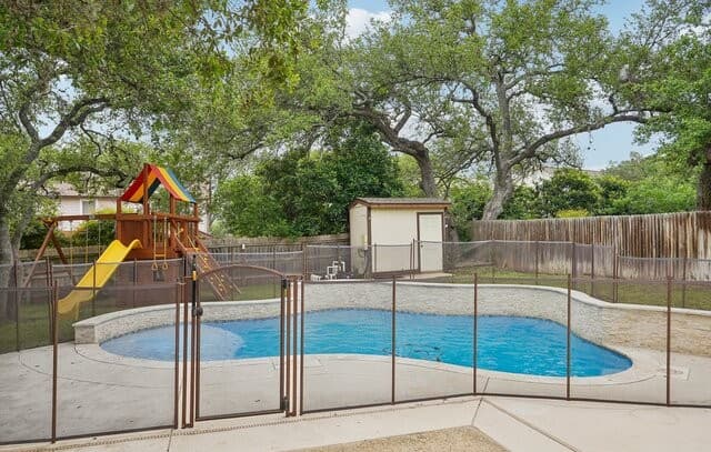 4-bedroom rental at 2119 Oak Rnch in San Antonio, TX — photo 2