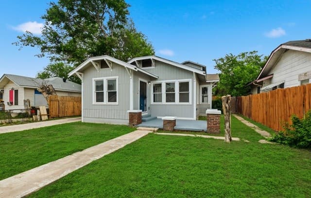 rental at 329 Hot Wells Blvd in San Antonio, TX — photo 3