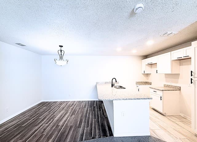 1-bedroom rental at 10527 Perrin Beitel Rd Unit D207 in San Antonio, TX — photo 1