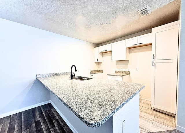 1-bedroom rental at 10527 Perrin Beitel Rd Unit D207 in San Antonio, TX — photo 2
