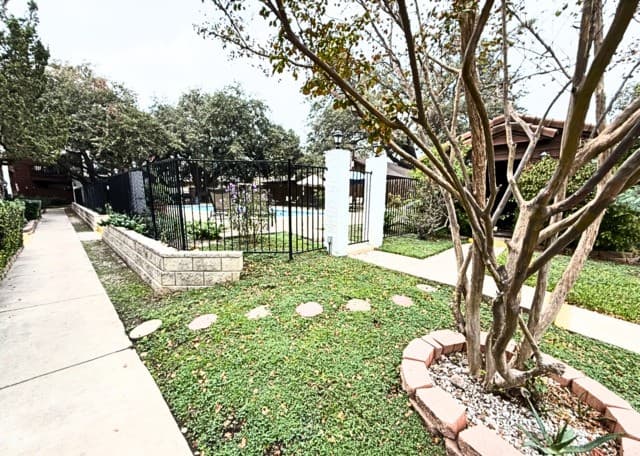 1-bedroom rental at 10527 Perrin Beitel Rd Unit D207 in San Antonio, TX — photo 4