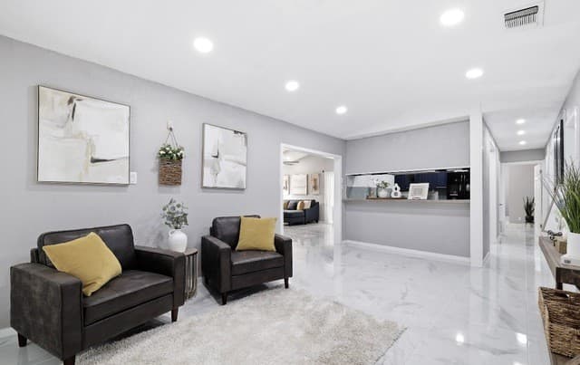 3-bedroom rental at 118 Simler in San Antonio, TX — photo 2