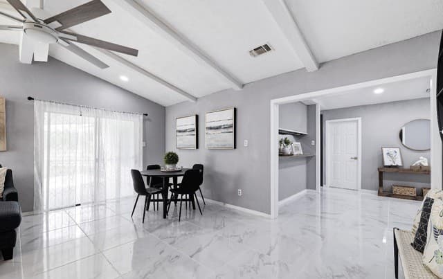 3-bedroom rental at 118 Simler in San Antonio, TX — photo 5