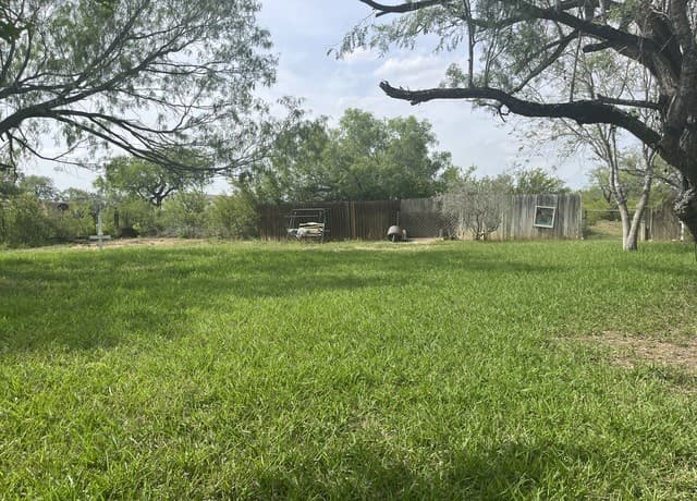 rental at 130 Trails End in Pleasanton, TX — photo 5