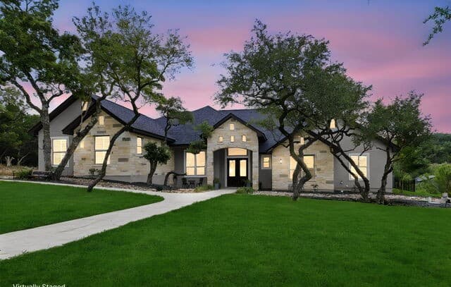 4-bedroom rental at 22311 White Doe Pass in San Antonio, TX — photo 3