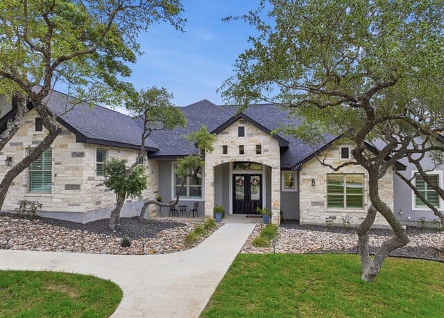 4-bedroom rental at 22311 White Doe Pass in San Antonio, TX — photo 4