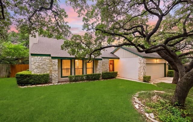 3-bedroom rental at 2023 Encino Valley St in San Antonio, TX — photo 1