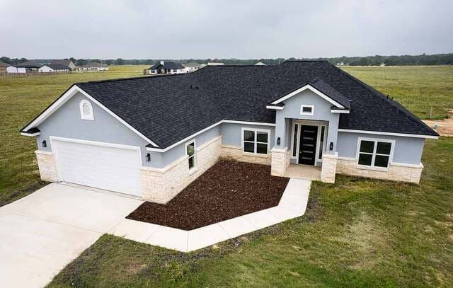 3-bedroom rental at 105 Merion Lane in La Vernia, TX — photo 1